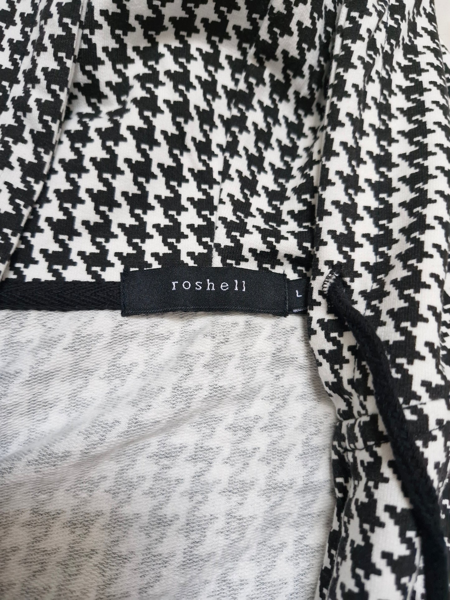 Vintage Roshell Japanese Black & White Patterned Zip Up Hoodie