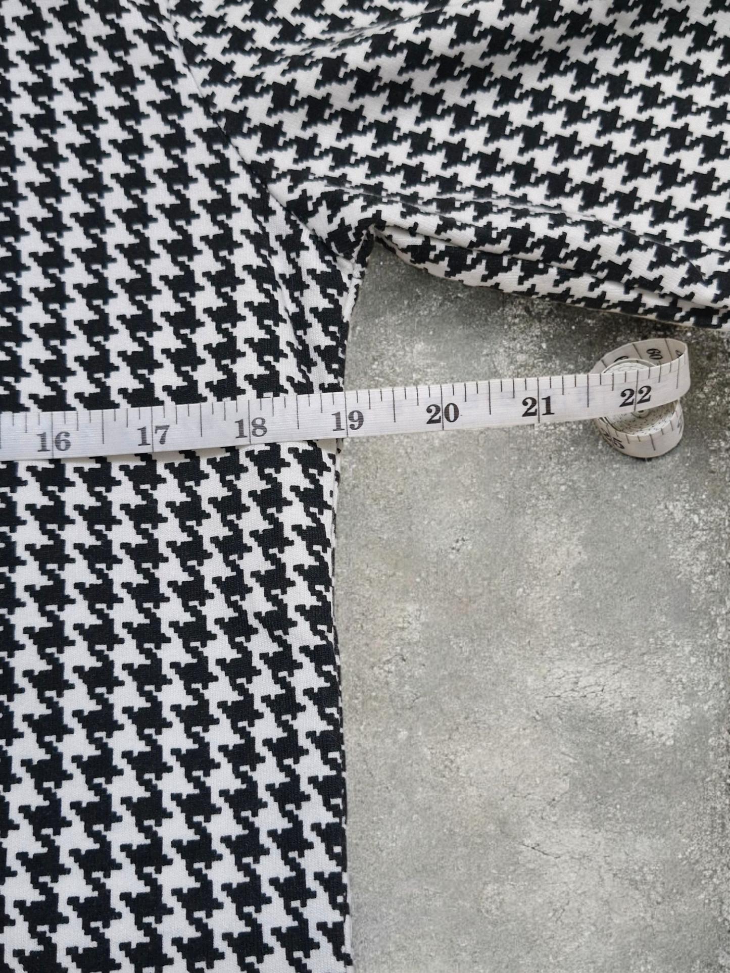 Vintage Roshell Japanese Black & White Patterned Zip Up Hoodie