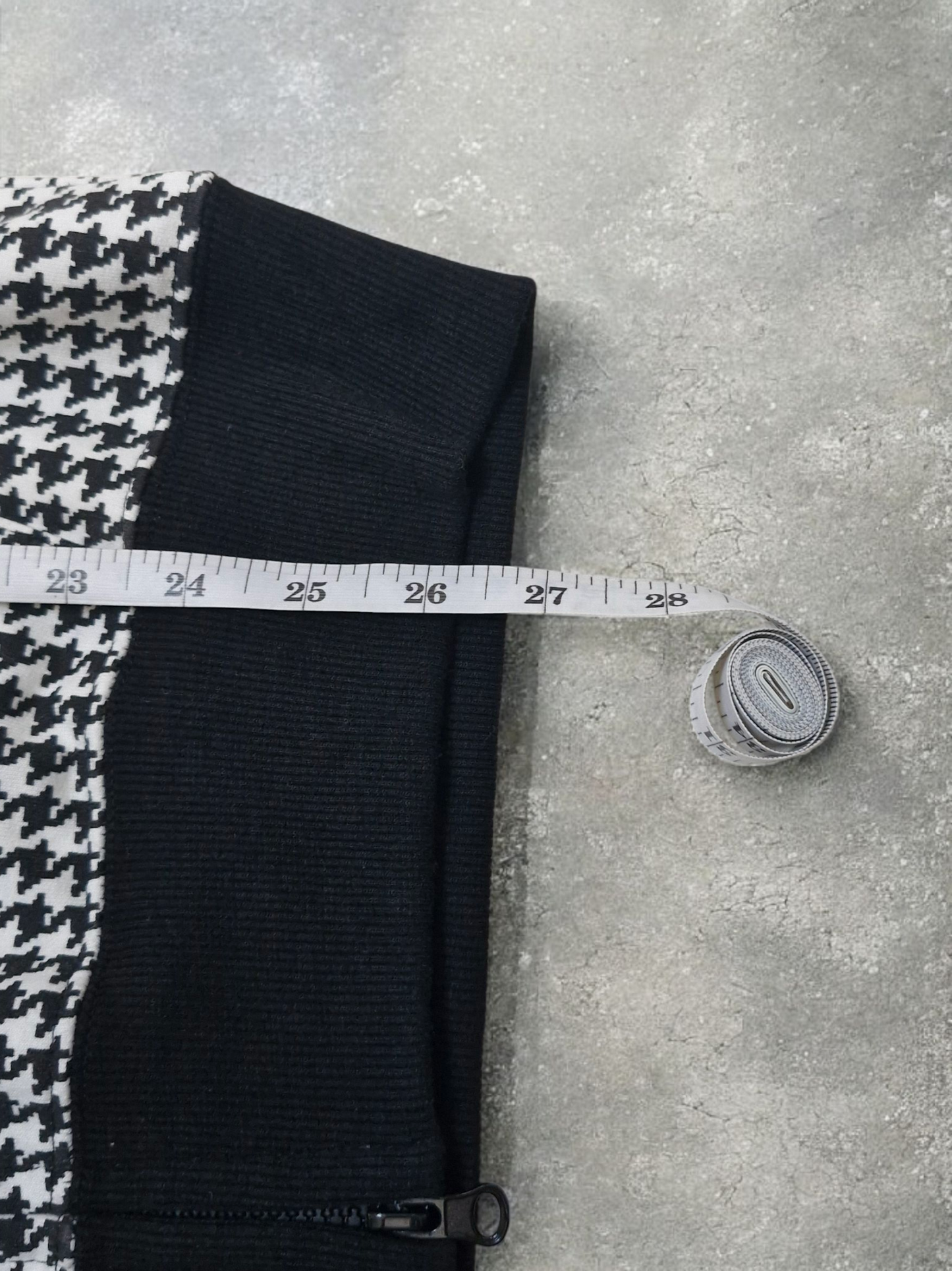 Vintage Roshell Japanese Black & White Patterned Zip Up Hoodie