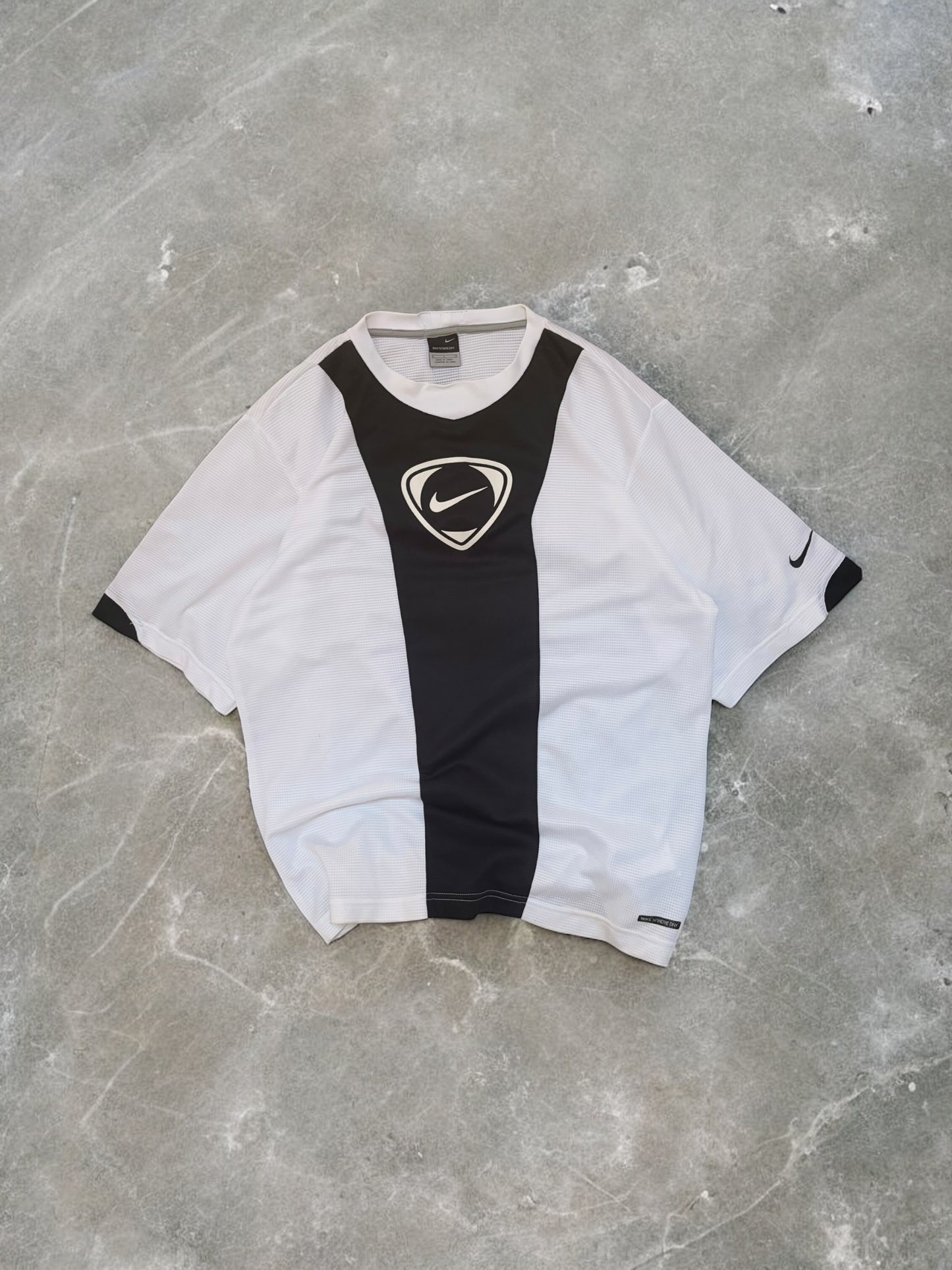 Vintage Early 2000s Nike Sphere Dry Black & White T90 Panelled Tee