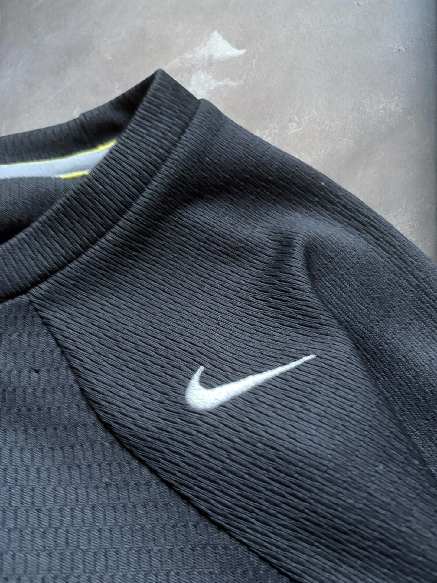 Nike Sphere Dry Early 2000s Black & Yellow Trim Long Sleeve Tee