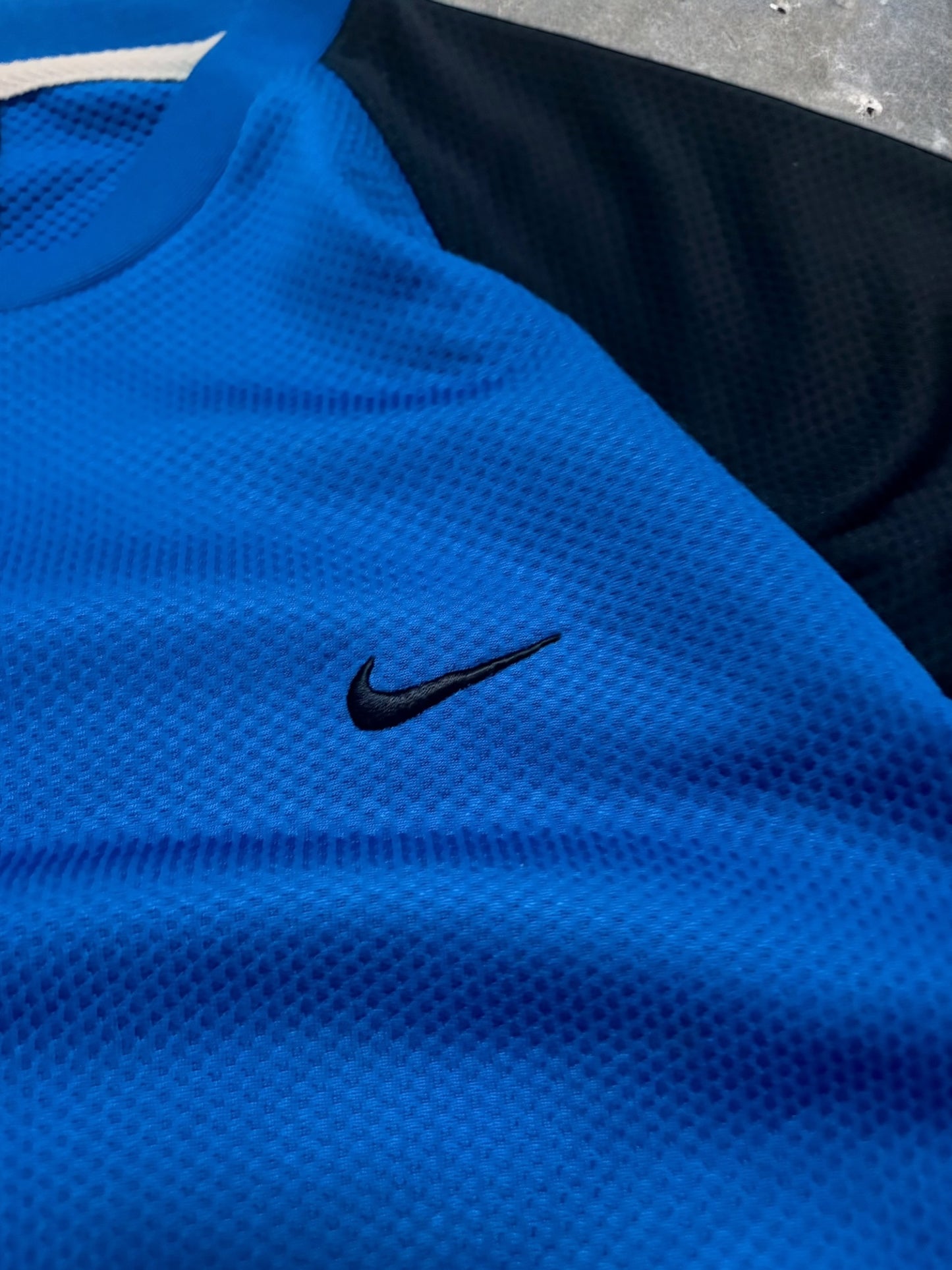 Vintage Y2K Nike Sphere Dry Panelled T-Shirt