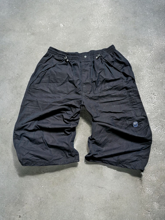 Nike Vintage Early 2000's Black 3/4 Cargo Shorts