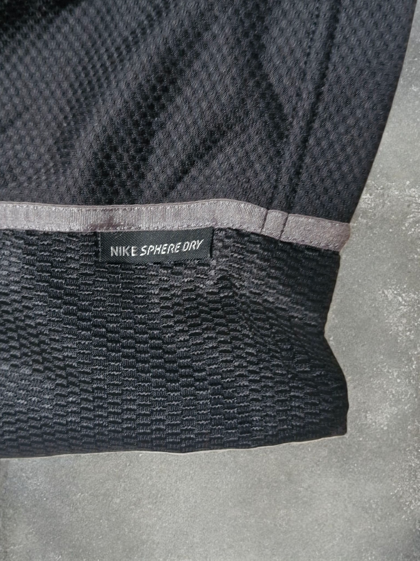 Nike Sphere Dry Black Trim Lined Tee