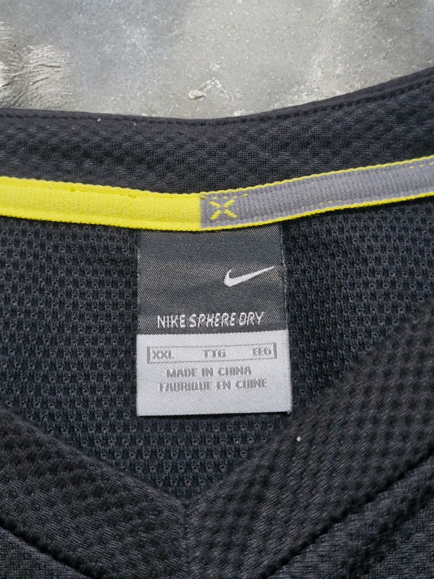 Nike Sphere Dry Black Trim Lined Tee