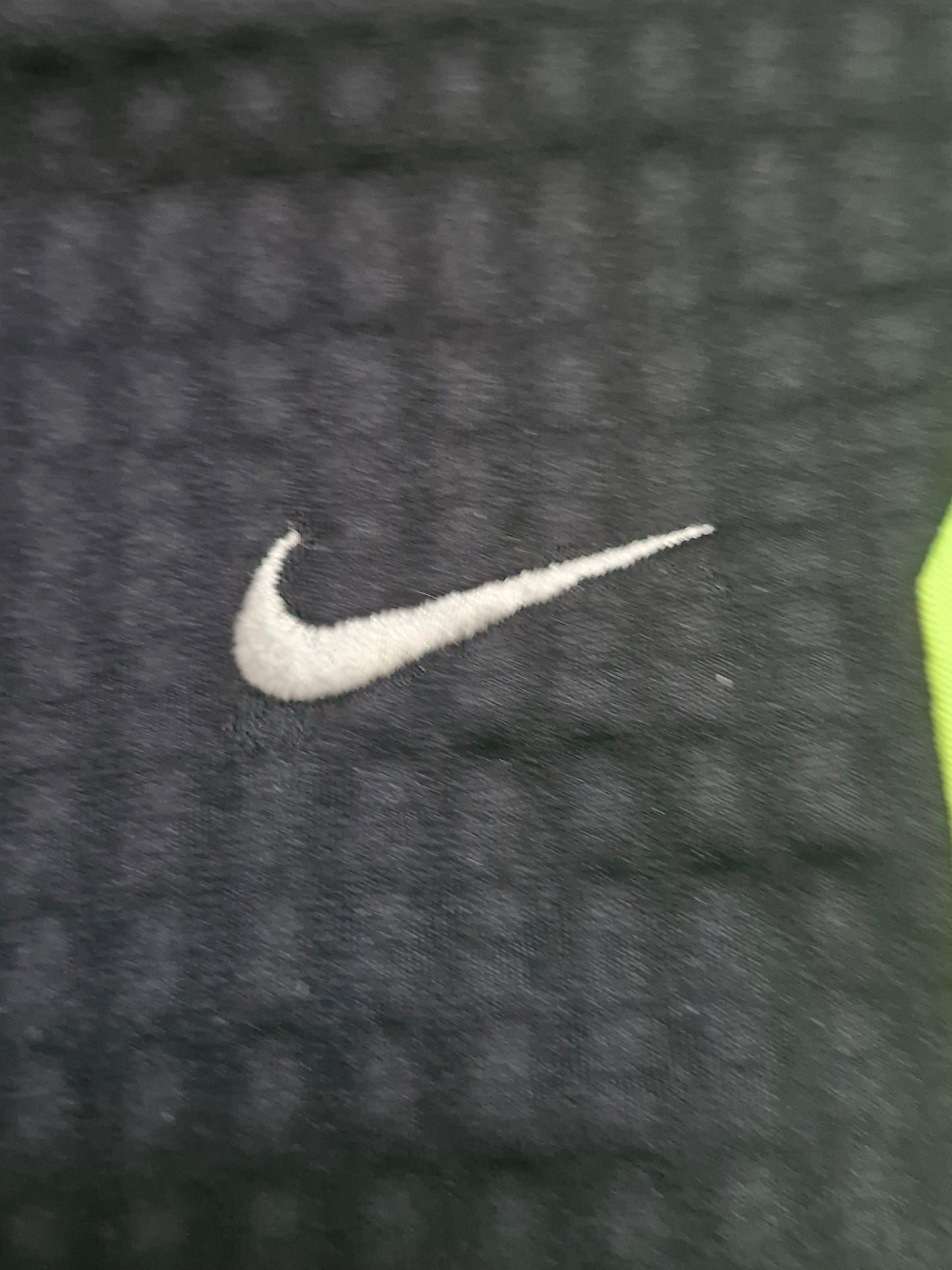 Nike Sphere Thermal Black, Grey & Neon Heavyweight Thermal Top